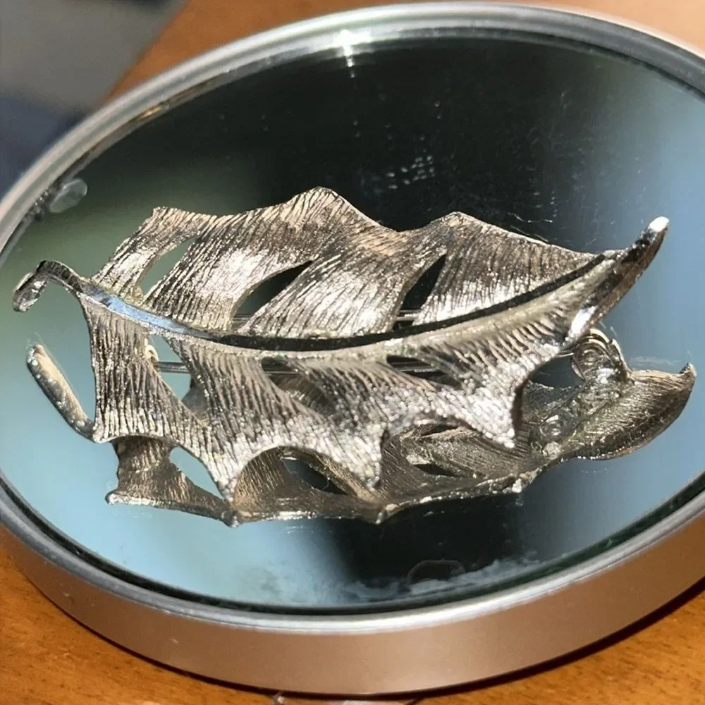 Vintage Silver Tone‎ Leaf Brooch